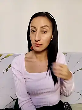 Snapshot of Oriana111 chatting on 05-11-26, 03:45 Oriana111 online show from 05-11-26, 03:45