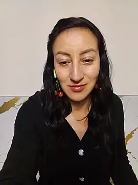 Snapshot of Oriana111 chatting on 05-12-26, 01:14 Oriana111 online show from 05-12-26, 01:14
