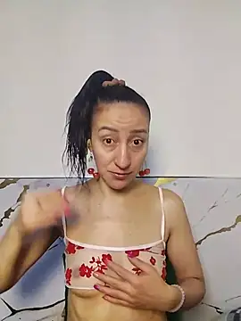 Snapshot of Oriana111 chatting on 05-15-26, 12:12 Oriana111 online show from 05-15-26, 12:12