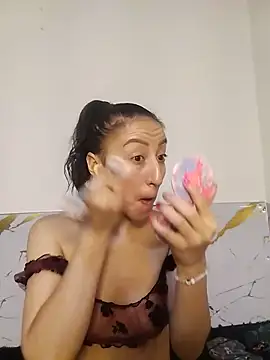 Snapshot of Oriana111 chatting on 05-24-26, 03:50 Oriana111 online show from 05-24-26, 03:50