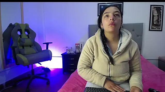 Esmeraldaa- online show from 09-27-25, 05:01