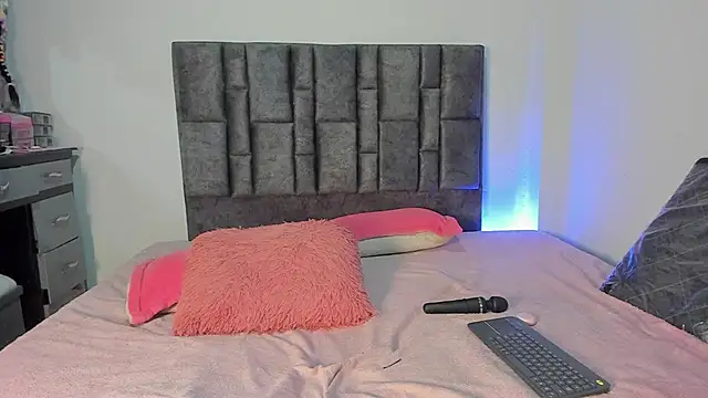 Esmeraldaa- online show from 04-11-26, 05:12