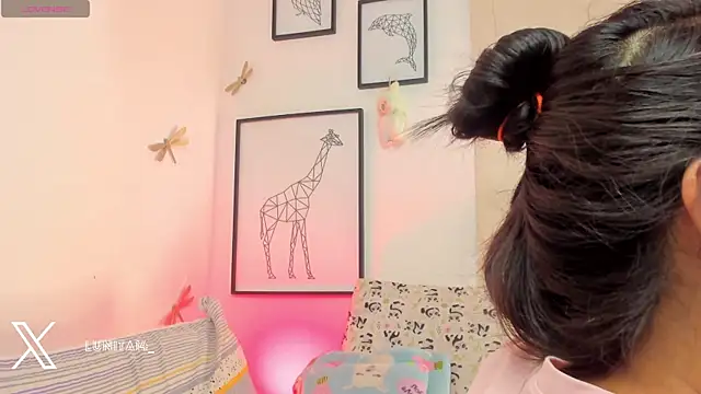 princessluna 19 online show from 04-24-26, 10:56