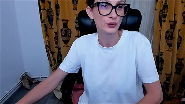 NaughtyWifey1 online show from 09-19-25, 04:47