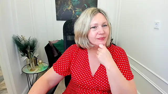NinaStarle online show from 06-01-26, 12:40