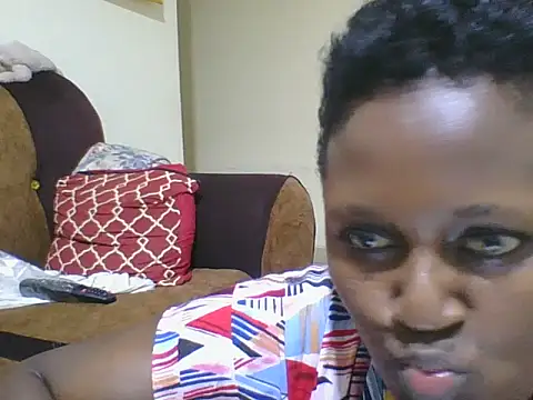Snapshot of Sweetdate_ chatting on 10-20-25, 06:41 Sweetdate  online show from 10-20-25, 06:41