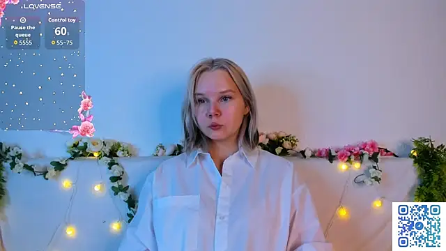 Snapshot of girlllsooft chatting on 11-30-25, 02:15 girlllsooft online show from 11-30-25, 02:15