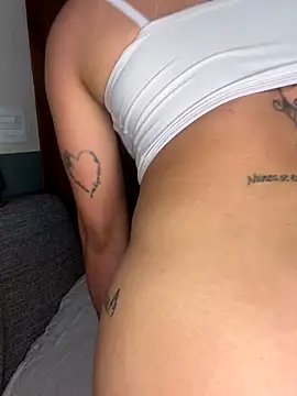 Snapshot of Casalmasc chatting on 09-17-25, 04:14 Casalmasc online show from 09-17-25, 04:14