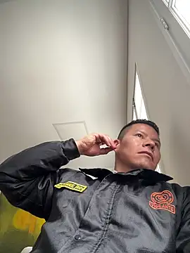 Manu0586 online show from 04-23-26, 01:02