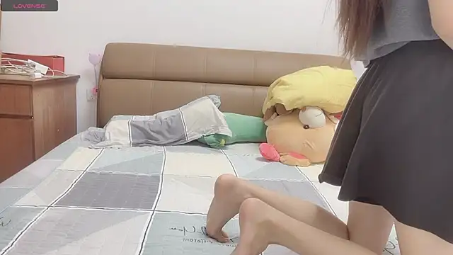 Yin-LL online show from 10-18-25, 04:41