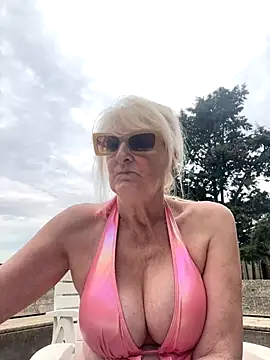 Snapshot of SexyKato001 chatting on 09-20-25, 08:48 SexyKato001 online show from 09-20-25, 08:48