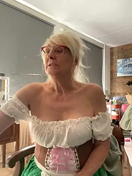 Snapshot of SexyKato001 chatting on 09-23-25, 12:41 SexyKato001 online show from 09-23-25, 12:41