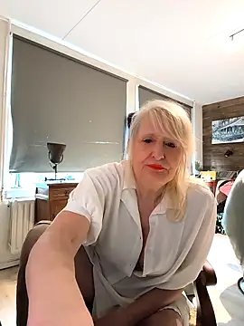 Snapshot of SexyKato001 chatting on 10-16-25, 08:48 SexyKato001 online show from 10-16-25, 08:48