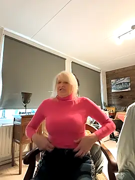 Snapshot of SexyKato001 chatting on 10-17-25, 01:57 SexyKato001 online show from 10-17-25, 01:57