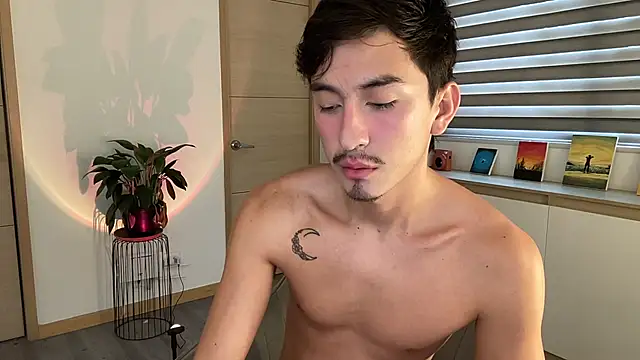 sweettaaron01 online show from 10-18-25, 05:35