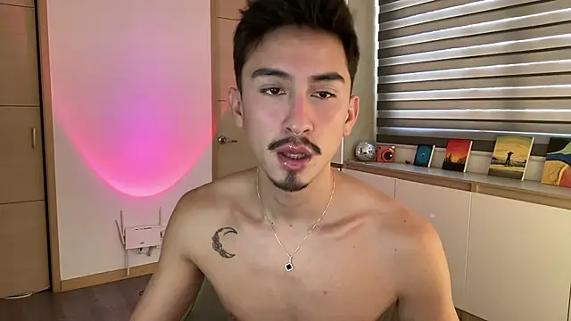 sweettaaron01 online show from 11-17-25, 05:19