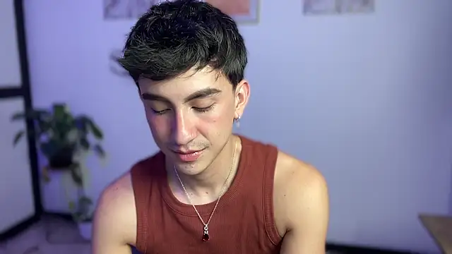 sweettaaron01 online show from 05-19-26, 01:56