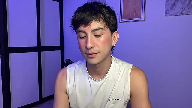 sweettaaron01 online show from 06-03-26, 12:46