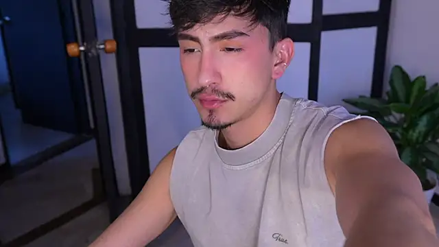 sweettaaron01 online show from 07-21-26, 11:07