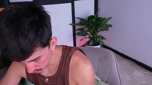 sweettaaron01 online show from 07-22-26, 06:11