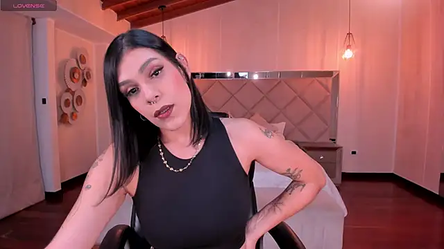 SarahYates online show from 09-27-25, 04:17