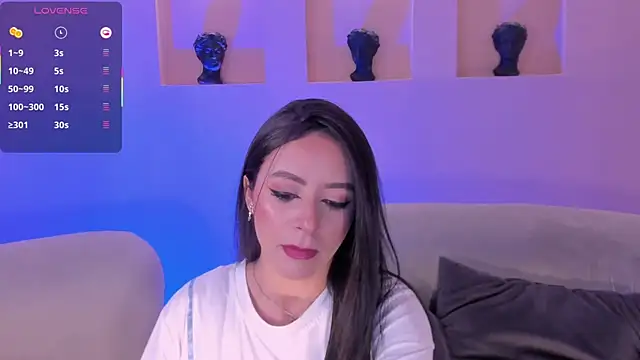 Snapshot of IsabellaMoreau chatting on 09-20-25, 07:48 IsabellaMoreau online show from 09-20-25, 07:48