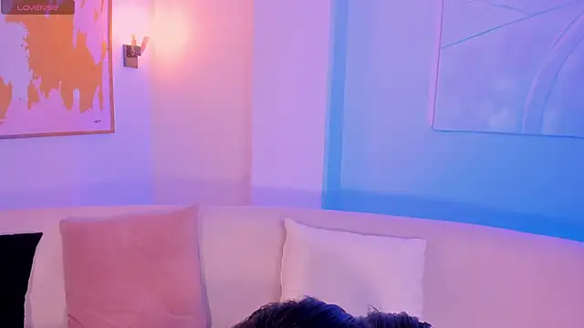 Snapshot of IsabellaMoreau chatting on 09-25-25, 08:23 IsabellaMoreau online show from 09-25-25, 08:23