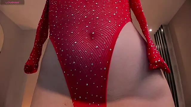 Snapshot of IsabellaMoreau chatting on 10-17-25, 08:00 IsabellaMoreau online show from 10-17-25, 08:00