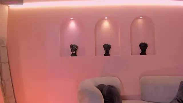 Snapshot of IsabellaMoreau chatting on 10-23-25, 08:51 IsabellaMoreau online show from 10-23-25, 08:51