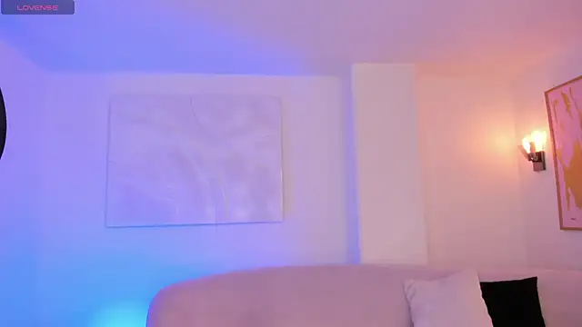 Snapshot of IsabellaMoreau chatting on 11-26-25, 07:37 IsabellaMoreau online show from 11-26-25, 07:37