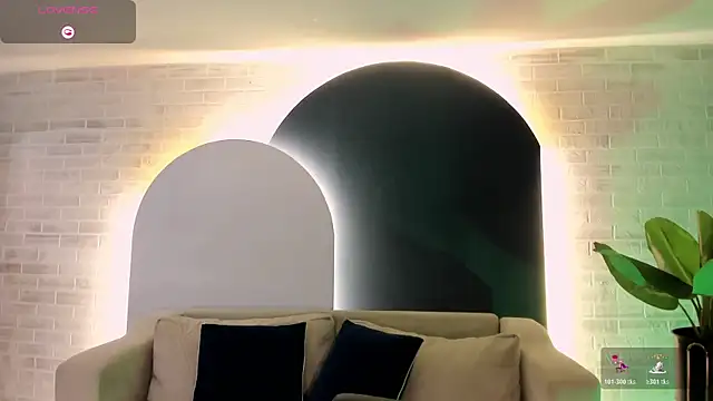 Snapshot of IsabellaMoreau chatting on 12-13-25, 07:53 IsabellaMoreau online show from 12-13-25, 07:53