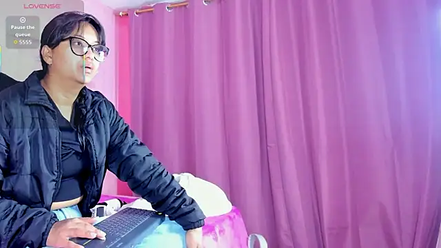 Azul Moon online show from 11-25-25, 03:50