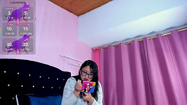 Azul Moon online show from 11-30-25, 04:05