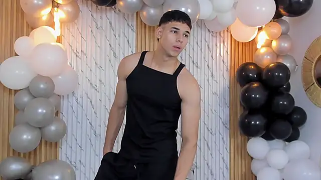 Snapshot of thomas_walker0 chatting on 09-10-25, 12:16 thomas walker0 online show from 09-10-25, 12:16