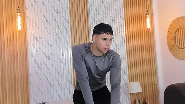 Snapshot of thomas_walker0 chatting on 09-16-25, 12:06 thomas walker0 online show from 09-16-25, 12:06