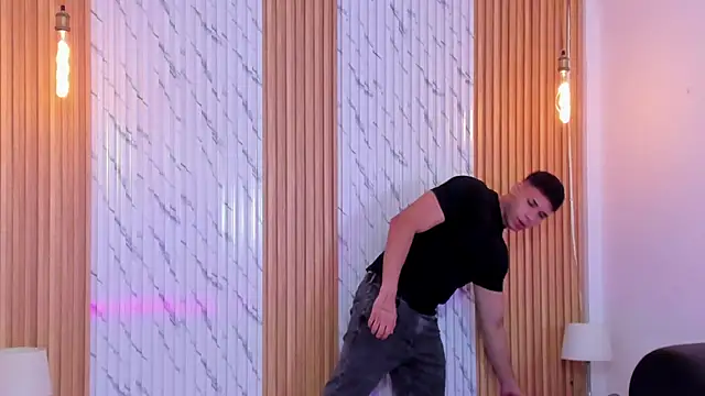 Snapshot of thomas_walker0 chatting on 10-25-25, 11:29 thomas walker0 online show from 10-25-25, 11:29