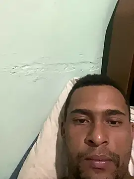 Snapshot of freedmar chatting on 12-18-25, 12:33 freedmar online show from 12-18-25, 12:33