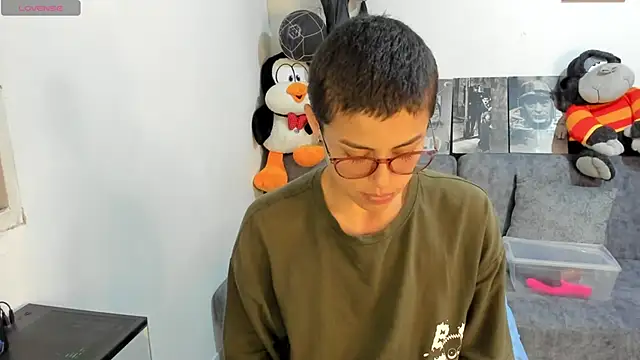 Snapshot of natt_op chatting on 10-22-25, 11:37 natt op online show from 10-22-25, 11:37