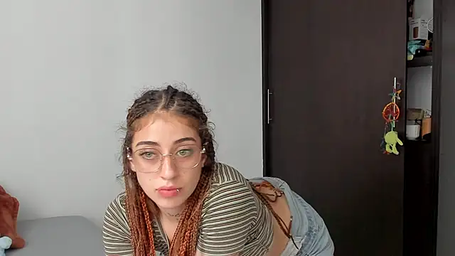 Snapshot of star_shooting8 chatting on 09-10-25, 08:09 star shooting8 online show from 09-10-25, 08:09