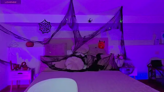 bubblegum1  online show from 10-29-25, 07:54