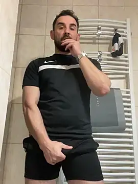 Snapshot of Shots_of_sperm chatting on 09-22-25, 11:40 Shots of sperm online show from 09-22-25, 11:40