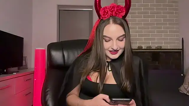 Snapshot of Rabli1 chatting on 10-31-25, 03:13 Rabli1 online show from 10-31-25, 03:13