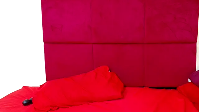 HugeTitisxx online show from 11-17-25, 02:56