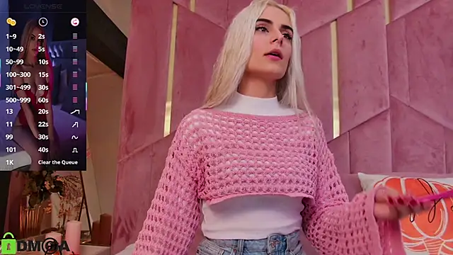 SelenaDaze online show from 10-30-25, 04:47