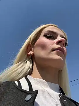 SelenaDaze online show from 04-28-26, 09:14