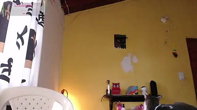 Snapshot of Emma_Henderson chatting on 12-15-25, 12:31 Emma Henderson online show from 12-15-25, 12:31