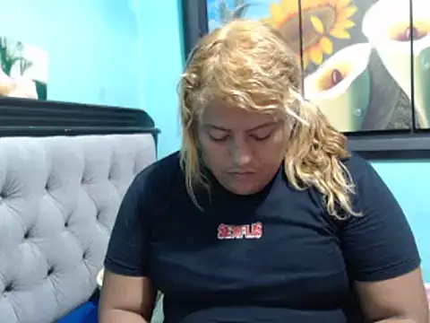 Snapshot of andriu_1425 chatting on 09-21-25, 05:58 andriu 1425 online show from 09-21-25, 05:58