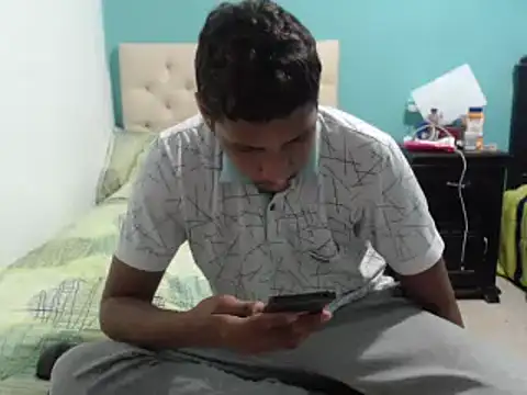 Snapshot of andriu_1425 chatting on 10-01-25, 01:11 andriu 1425 online show from 10-01-25, 01:11