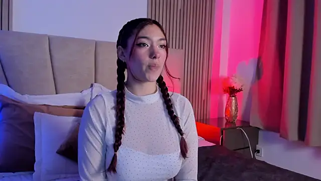 Victoria Beaumont online show from 10-30-25, 11:33