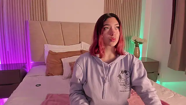 Victoria Beaumont online show from 04-14-26, 12:00